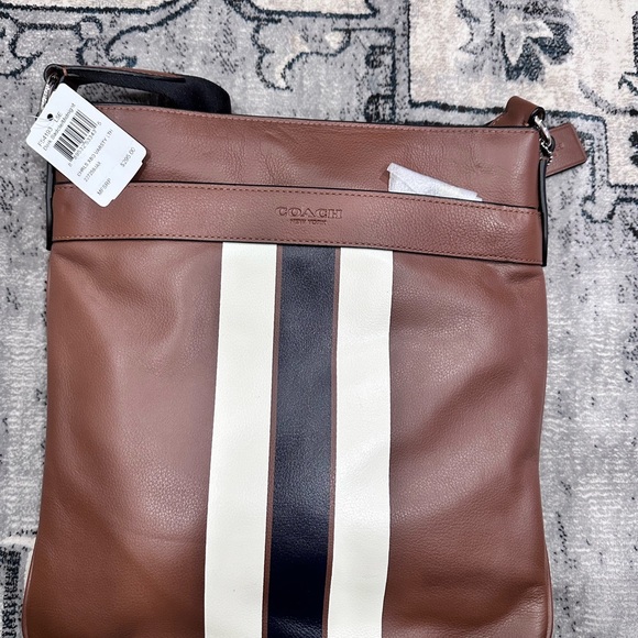 Coach leather crossbody - Picture 1 of 4